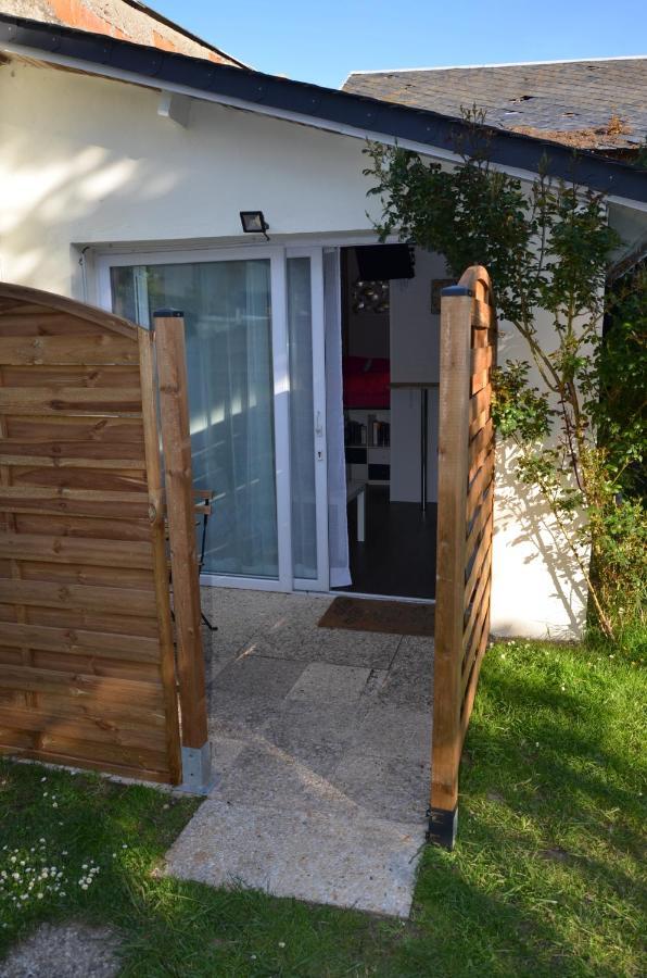 Villa Joli studio au calme dans un jardin privatif à Ouistreham Extérieur photo